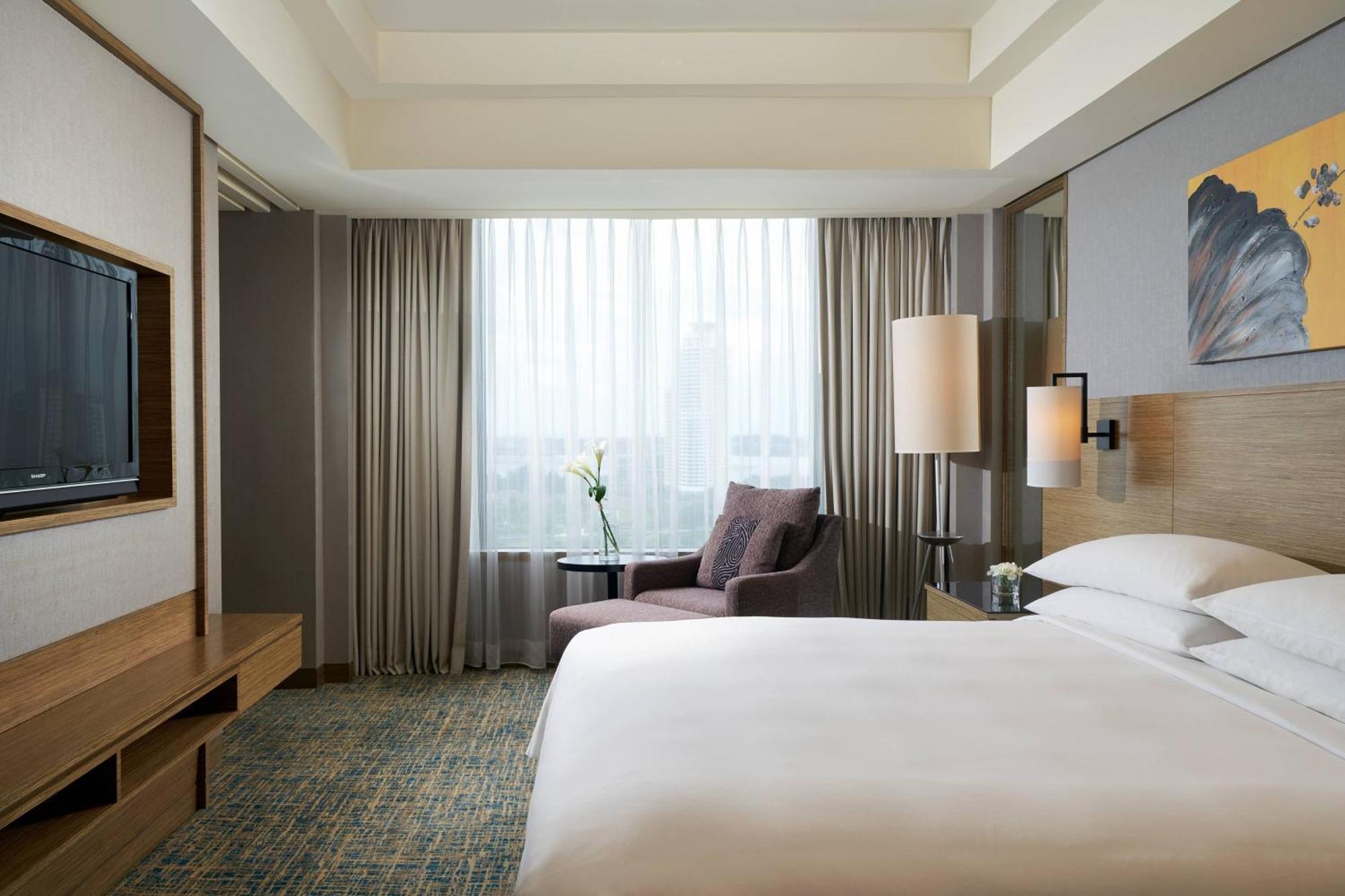 Renaissance Johor Bahru Hotel Eksteriør billede Deluxe Room